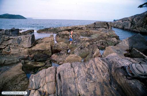 Rock shore at Saí beach
